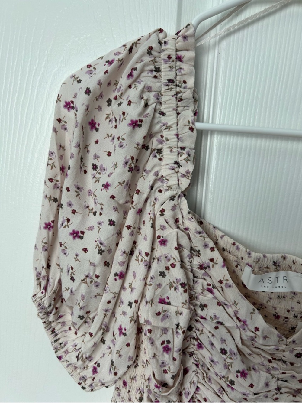 ASTR The Label Cream & Purple Floral Puff Sleeve Cropped Top Size Medium NWT - Picture 9 of 13